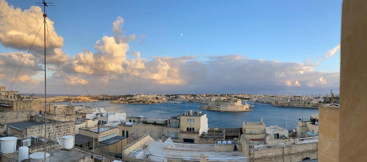 Valletta Luxe 3-Bedroom Duplex Penthouse With Sea View Terrace And Jacuzzi ห้อง รูปภาพ