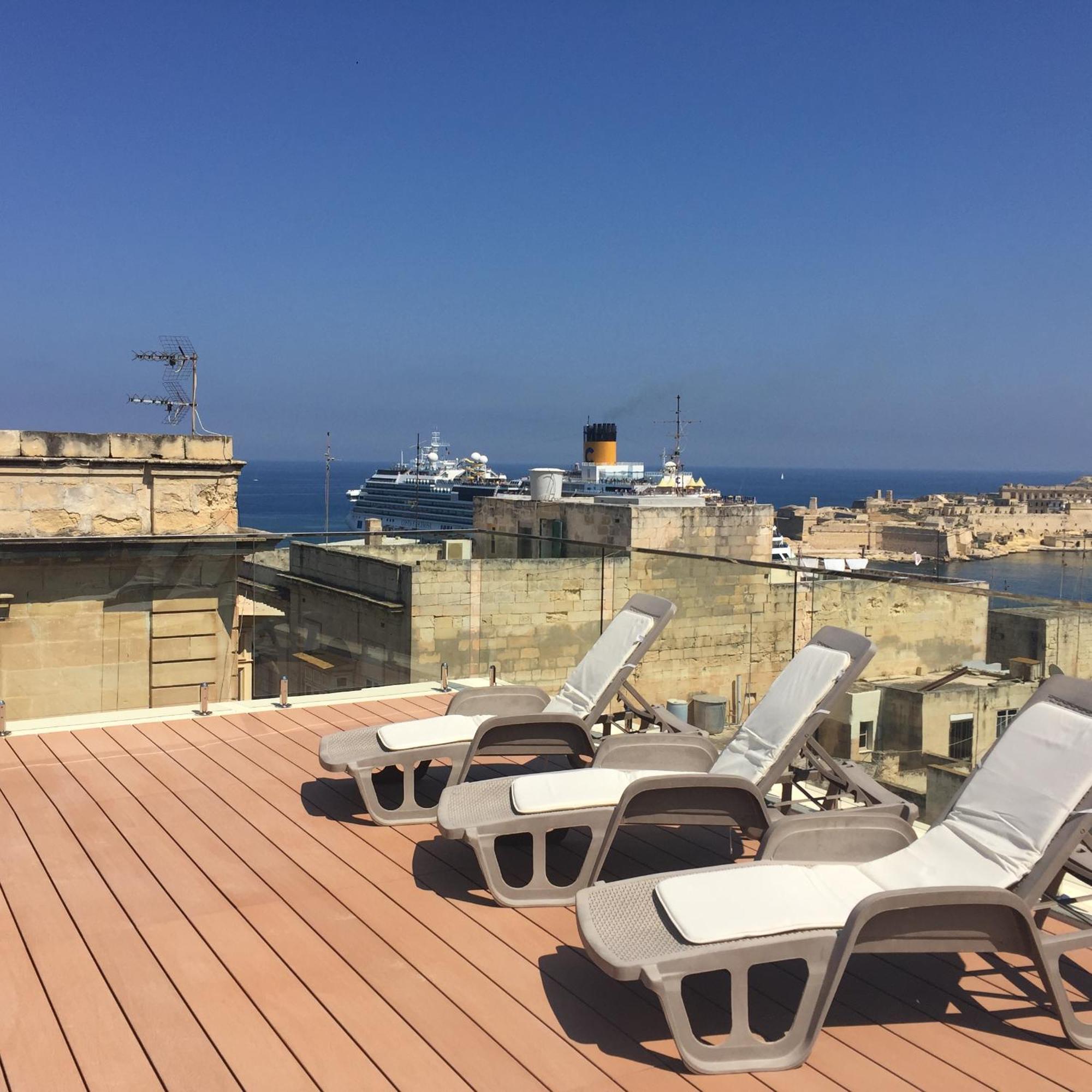 Valletta Luxe 3-Bedroom Duplex Penthouse With Sea View Terrace And Jacuzzi ภายนอก รูปภาพ
