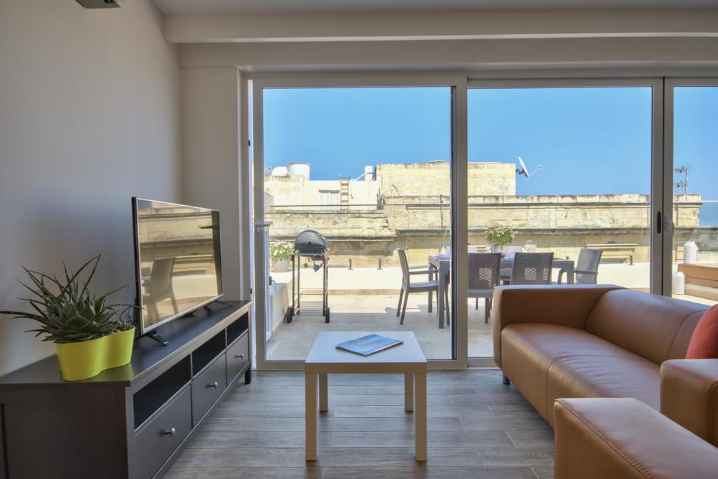 Valletta Luxe 3-Bedroom Duplex Penthouse With Sea View Terrace And Jacuzzi ภายนอก รูปภาพ