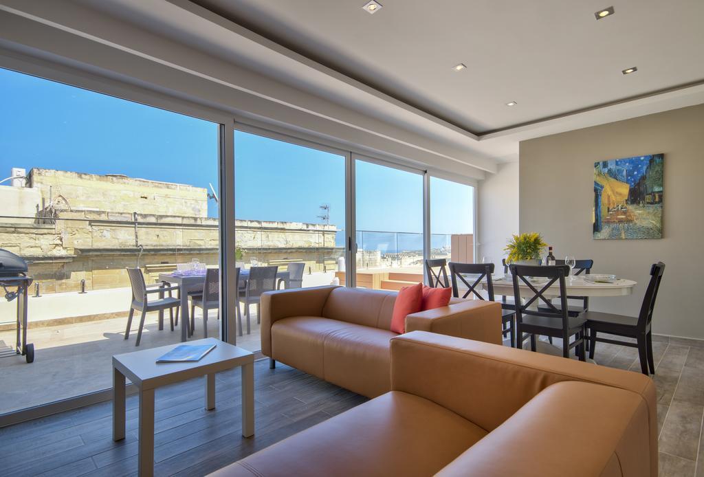 Valletta Luxe 3-Bedroom Duplex Penthouse With Sea View Terrace And Jacuzzi ภายนอก รูปภาพ